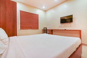 Dream Plaza By FabHotel