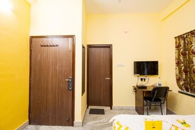 FabHotel Canny House Salt Lake