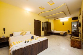 FabHotel Canny House Salt Lake