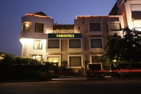 FabHotel Club Royale Airport