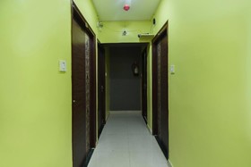 Green Palace Guest House by OYO Rooms