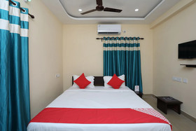 Collection O Amishat Residency