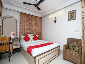 Hotel Heera Holiday Inn