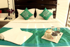 OYO 1483 Hotel Hiland Inn