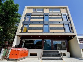 Hotel Holiday Royal by OYO Rooms