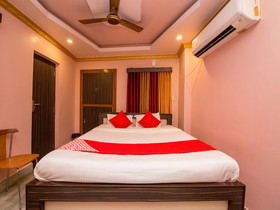 Hotel Moonlight by OYO Rooms