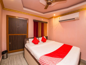 Hotel Moonlight by OYO Rooms
