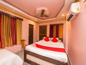 Hotel Moonlight by OYO Rooms