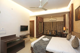Hotel Rushabh Home