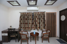 Hotel Rushabh Home