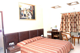 Hotel Rushabh Home
