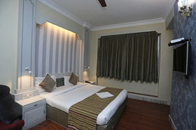 Hotel Rushabh Home