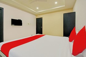 Newtown Galaxy by OYO Rooms