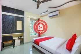 Niloy Guest House By OYO Rooms