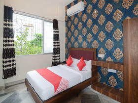 OYO 13641 Elgin Terrace