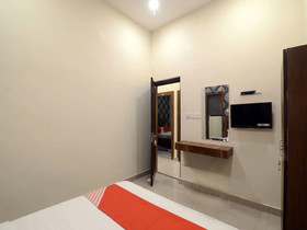 OYO 13641 Elgin Terrace