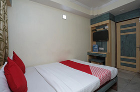 OYO 26143 Hotel Abedin