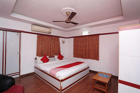 OYO 26143 Hotel Abedin