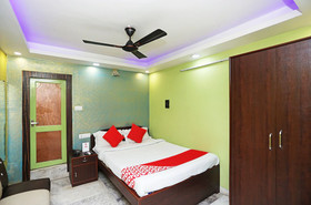 OYO 7741 Hotel Hamza International