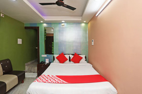 OYO 7741 Hotel Hamza International