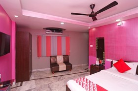 OYO 7741 Hotel Hamza International