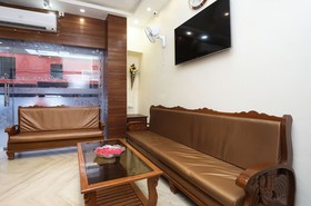 OYO 7741 Hotel Hamza International