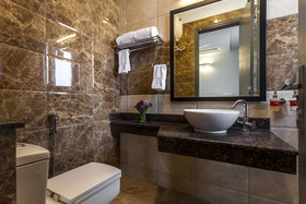 Super Townhouse 060 Airport Green Arcade