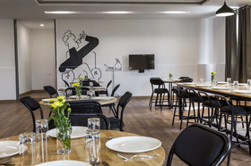 Super Townhouse 060 Airport Green Arcade