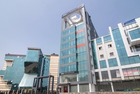 OYO Townhouse 120 The Axis