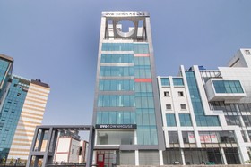 OYO Townhouse 120 The Axis