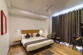 OYO Townhouse 120 The Axis