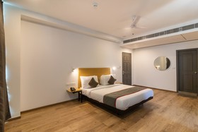 OYO Townhouse 120 The Axis