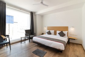 OYO Townhouse 120 The Axis