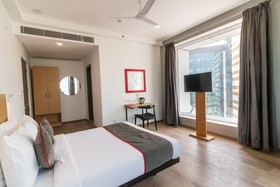 OYO Townhouse 120 The Axis