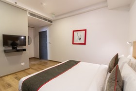 OYO Townhouse 120 The Axis