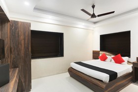 Platinum Velvet Inn by OYO Rooms