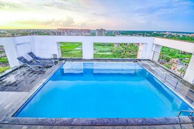 Townhouse Oak Indeedcare Hotel & Resorts