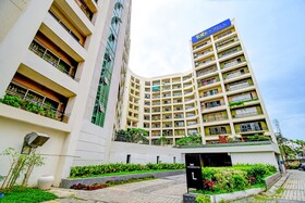 Townhouse Oak Indeedcare Hotel & Resorts
