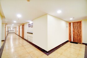 Townhouse Oak Indeedcare Hotel & Resorts