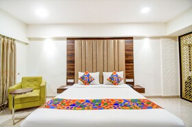 Townhouse Oak Indeedcare Hotel & Resorts