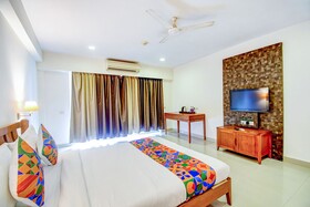 Townhouse Oak Indeedcare Hotel & Resorts