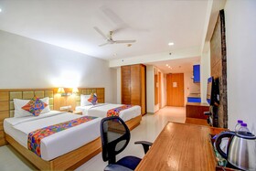 Townhouse Oak Indeedcare Hotel & Resorts
