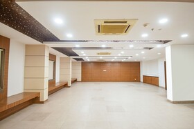 Townhouse Oak Indeedcare Hotel & Resorts