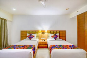 Townhouse Oak Indeedcare Hotel & Resorts