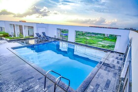 Townhouse Oak Indeedcare Hotel & Resorts