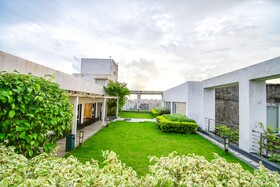 Townhouse Oak Indeedcare Hotel & Resorts