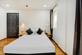 The Royal Retreat by OYO Rooms