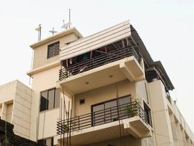 Urban Guest House by OYO Rooms