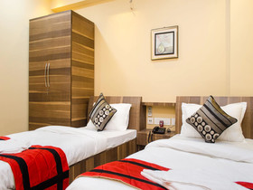 Urban Guest House by OYO Rooms