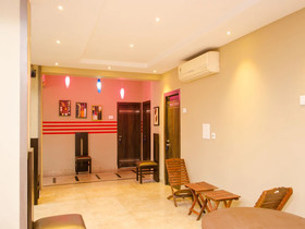 Urban Guest House by OYO Rooms